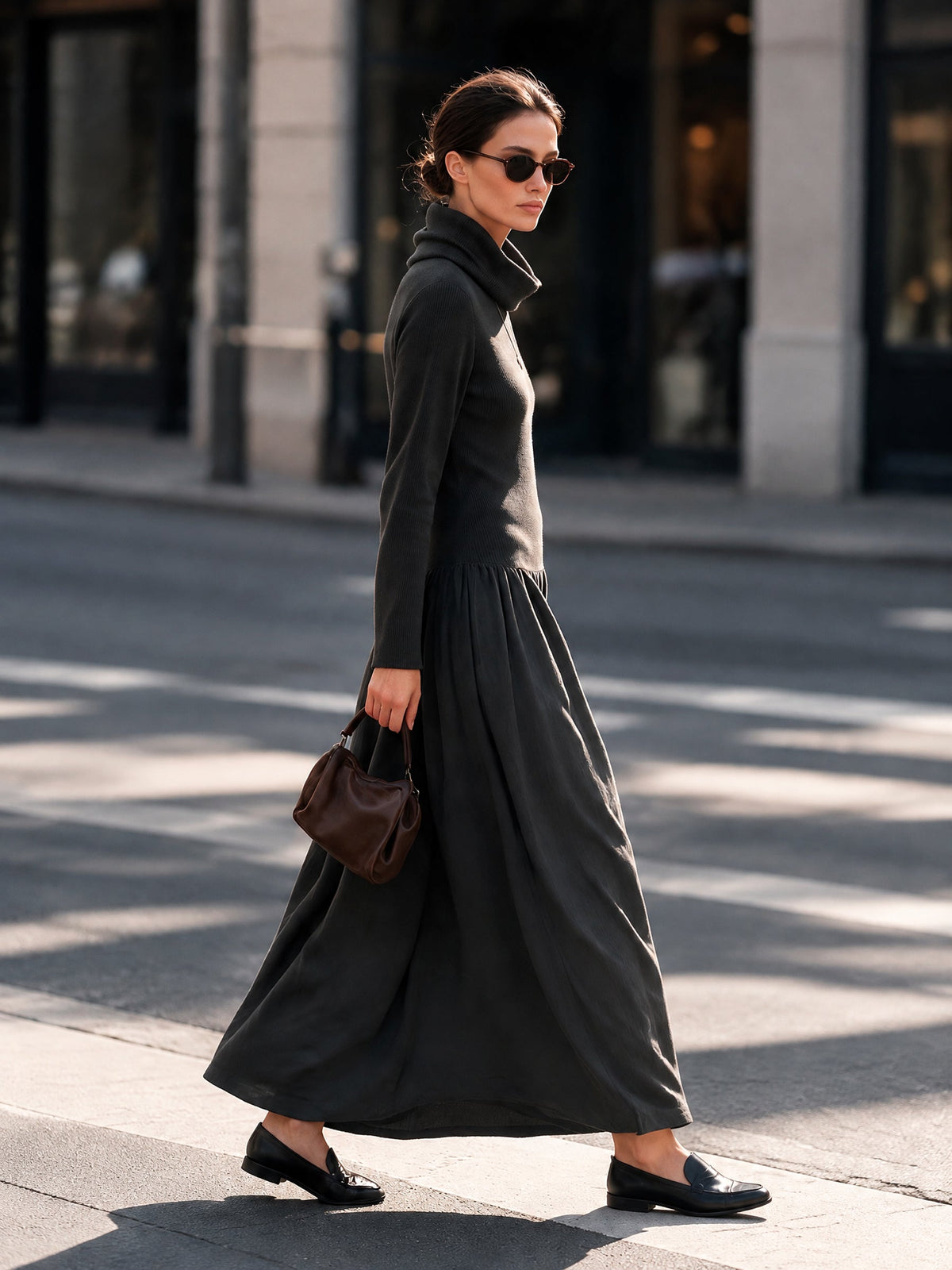 Robe Longue en Maille Grise à Col Roulé et Jupe Large Drapée