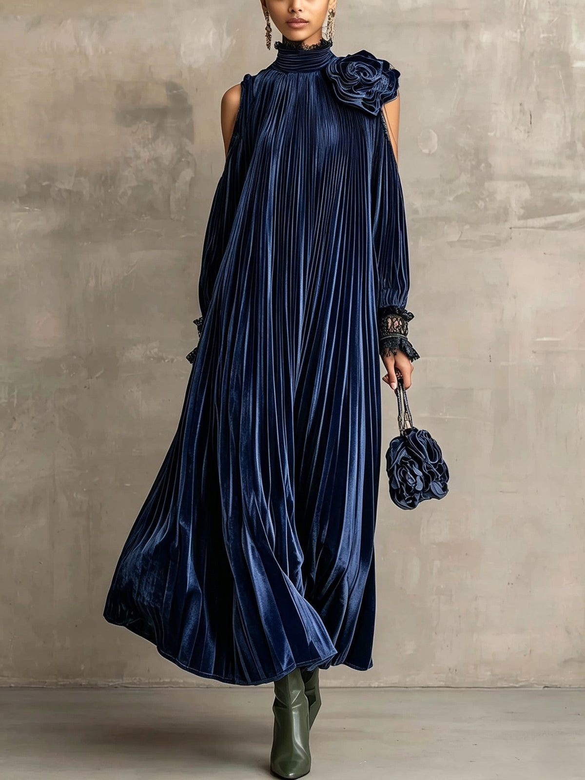 Robe Longue Plissée Vert Olive avec Détail Fleuri à l’Épaule